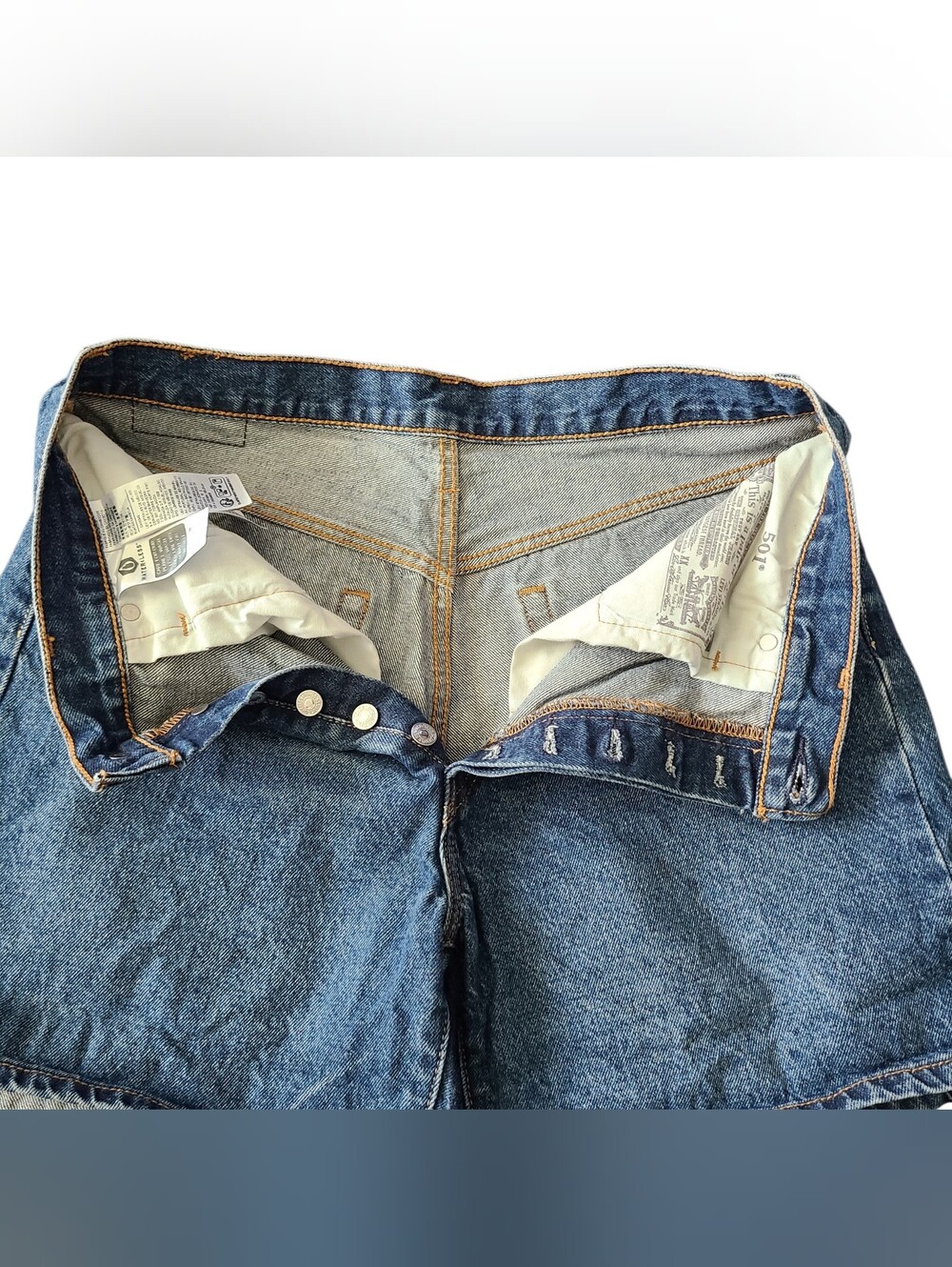 LEVI'S | 501 SHORTS | SIZE W31 - Picture 4 of 12